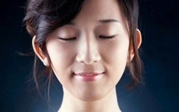 Khép mắt dưỡng thần